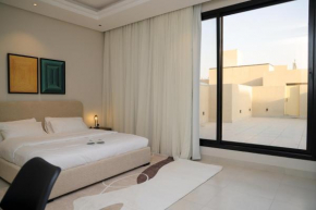 Elegant & Spacious Apartment